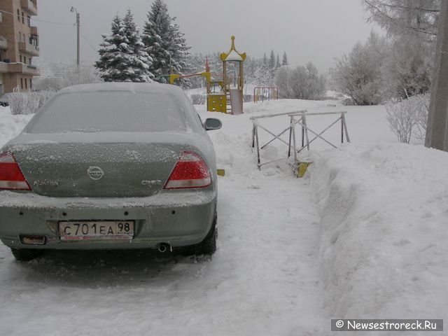 Война за парковочное место во дворах Сестрорецка