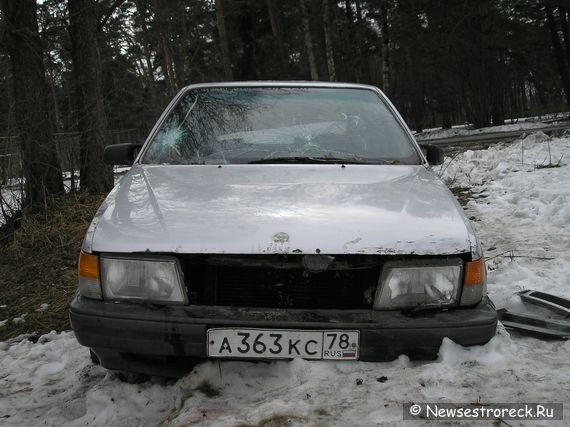 Второй день стоит брошенное авто на ул.Инструментальщиков