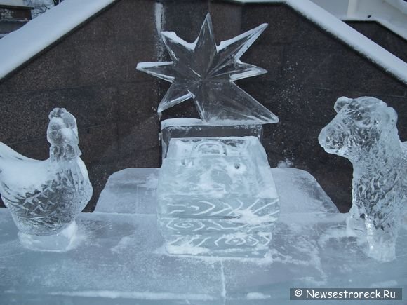 У Храма установили ледяную скульптуру 2011