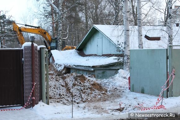 Рабочие разрыли бомбоубежище на вокзале