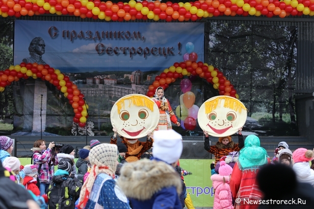 Уходи, зима! В Сестрорецке отметили Масленицу