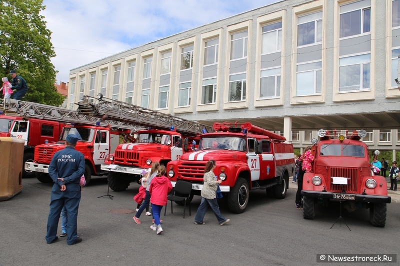 В Сестрорецке прошел День открытых дверей пожарной охраны