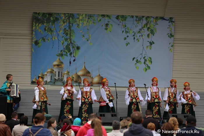 Народный праздник "Троица" прошел в Сестрорецке