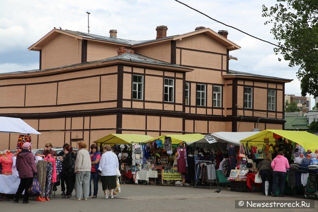 8 июня 2015 на вокзале открылась ярмарка