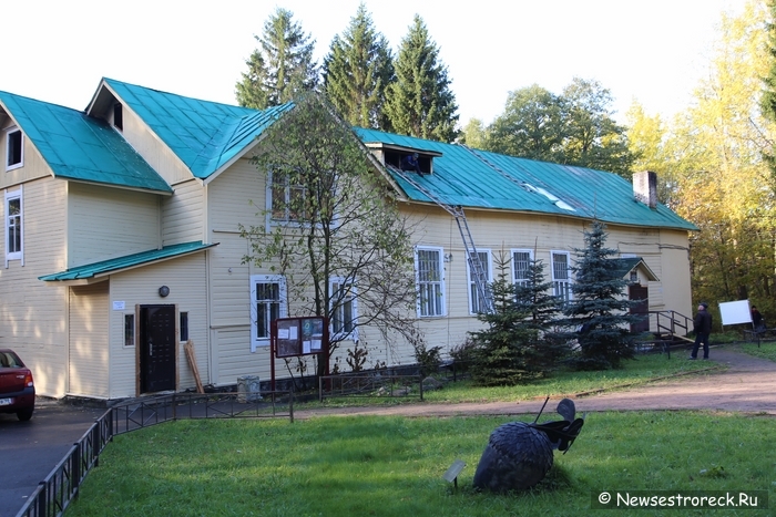 В поселке Солнечное горела библиотека