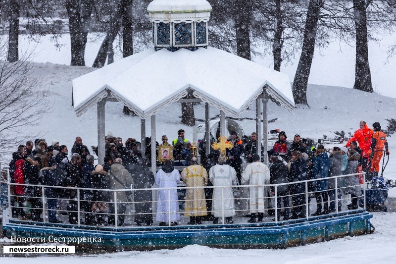 В Сестрорецке состоялись Крещенские купания