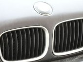 Житель Сестрорецка на BMW X5 совершил наезд на судебного пристава