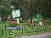 В Сестрорецке двое мужчин пытались украсть детскую площадку