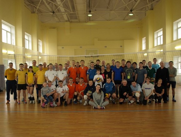Команды организаций Курортного района соревновались в волейболе