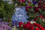 Даниила Гранина похоронили на Комаровском кладбище