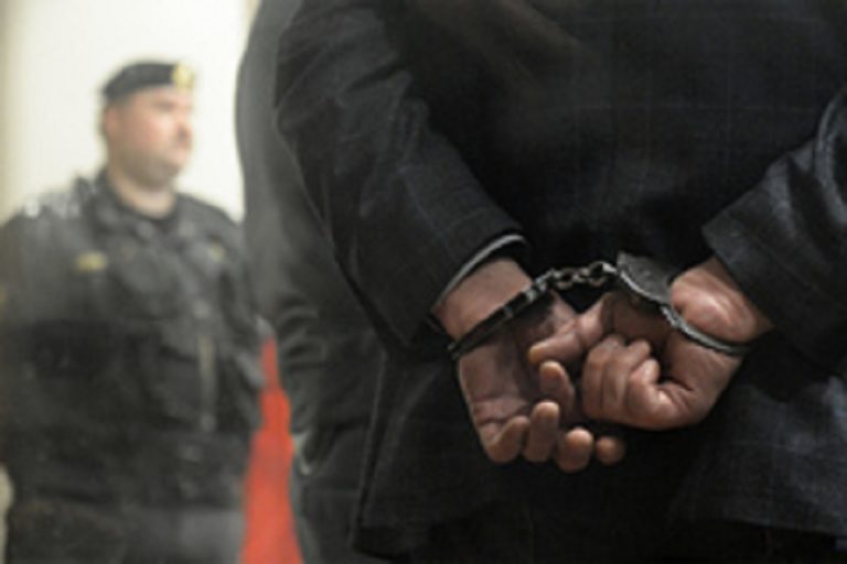 В Сестрорецке удалось задержать мужчину, продававшего наркотики через интернет